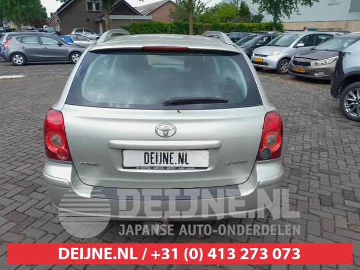 Toyota Avensis Heckklappe O681181