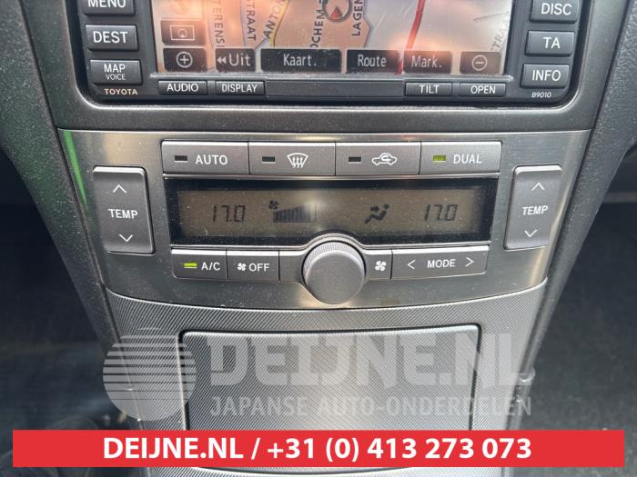 Toyota Avensis Heizung Bedienpaneel O681198
