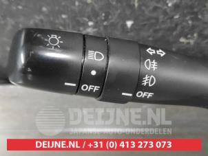 Toyota Yaris Light switch O681310 photo 2