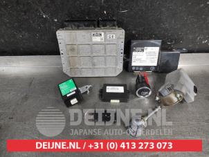 Toyota Yaris Engine management computer O681318 photo 3