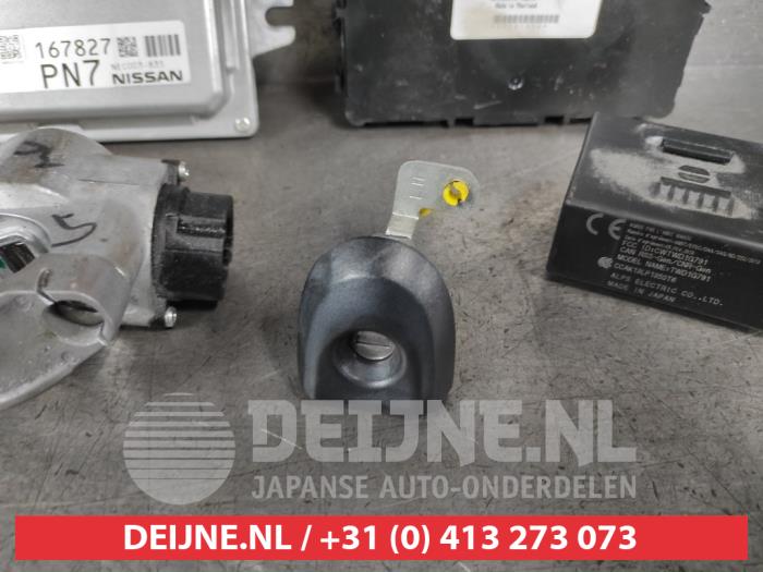 Nissan Micra Slotenset Cilinder (compleet) O681435