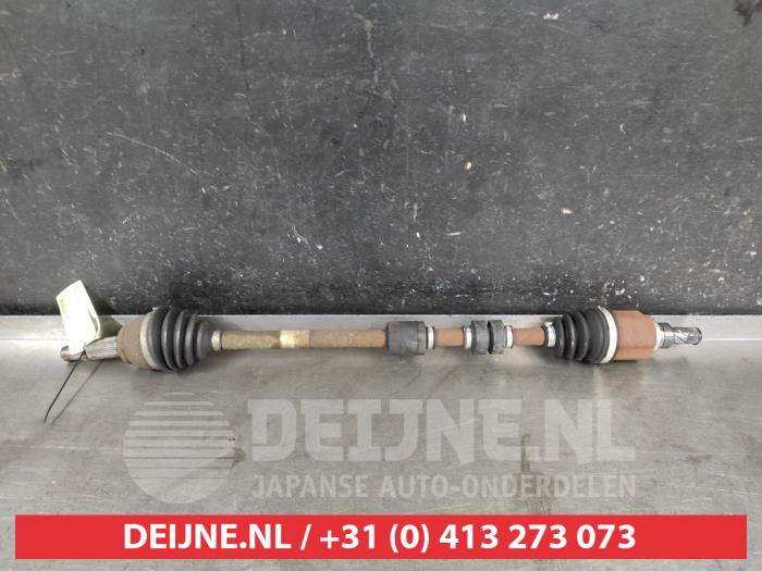 Nissan Juke Aandrijfas rechts-voor O681571