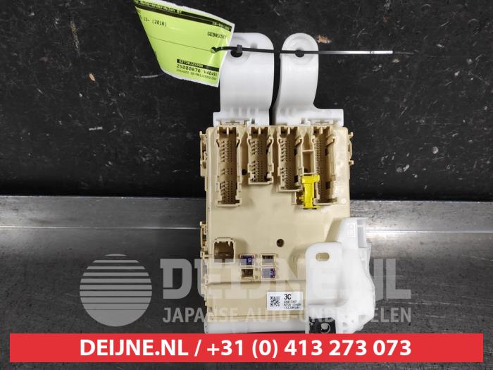 Toyota Auris Fuse box O681624