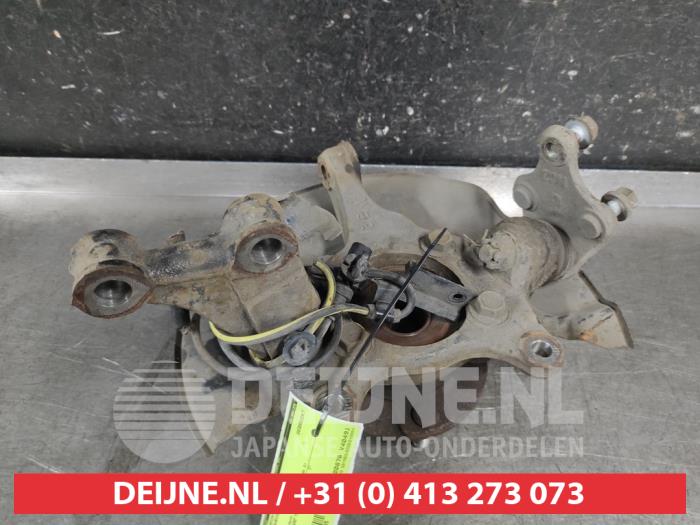 Toyota Auris Fusee rechts-voor O681665