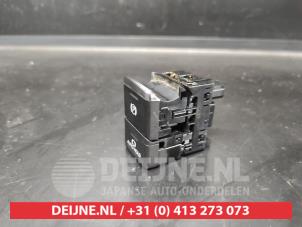 Mitsubishi Eclipse Cross Handbremse Schalter O681670 foto 2