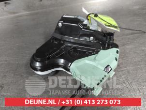 Suzuki Swift Türschlossmechanik 4-türig links hinten O681728 foto 2