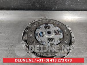 Gebruikte Koppelingsset (compleet) Suzuki Swift (ZA/ZC/ZD1/2/3/9) 1.3 VVT 16V Prijs € 35,00 Margeregeling aangeboden door V.Deijne Jap.Auto-onderdelen BV
