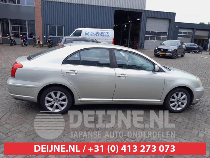 Toyota Avensis Türscheibe 4-türig rechts hinten O681946