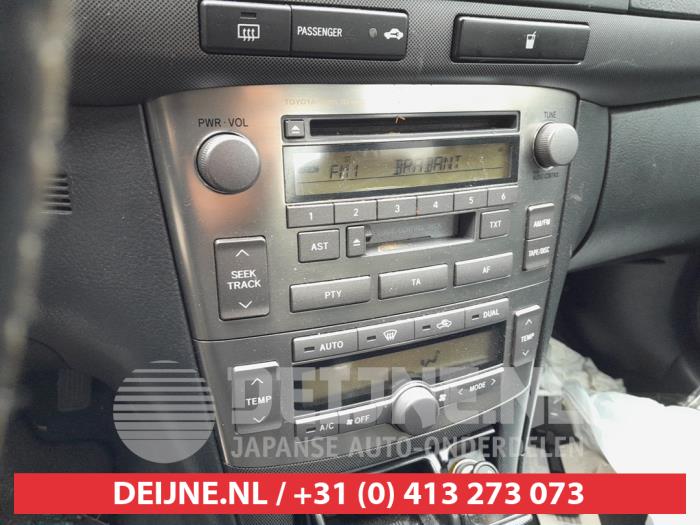 Toyota Avensis Heizung Bedienpaneel O681956