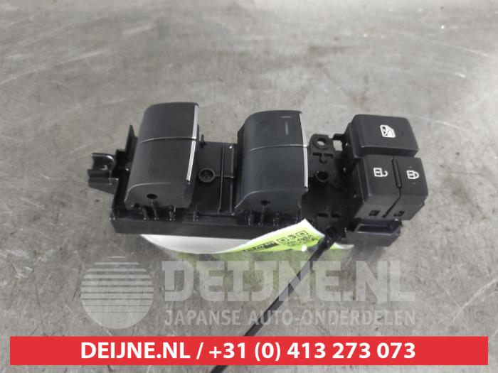 Toyota Corolla Kombischalter Fenster O682046