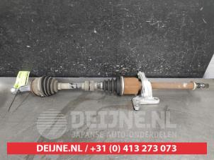 Gebruikte Aandrijfas rechts-voor Nissan Qashqai (J11) 1.2 DIG-T 16V Prijs € 75,00 Margeregeling aangeboden door V.Deijne Jap.Auto-onderdelen BV