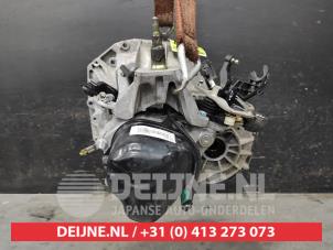 Nissan Micra Versnellingsbak O682131 foto 3