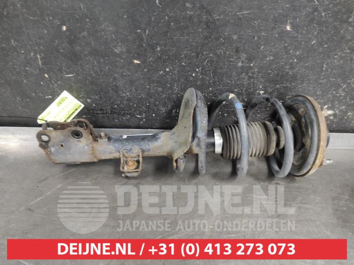 Mitsubishi Outlander Stoßdämpferstrebe links vorne O682302