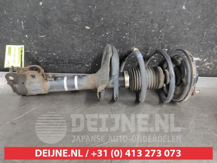 Mitsubishi Outlander Stoßdämpferstrebe rechts vorne O682306