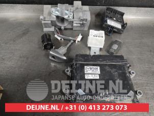 Mazda 2 Engine management computer O682445 photo 3