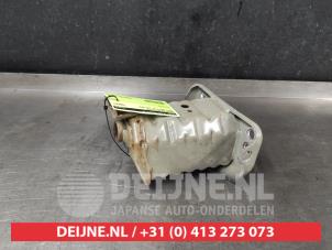 Toyota Yaris Front bumper bracket, right O682520 photo 2
