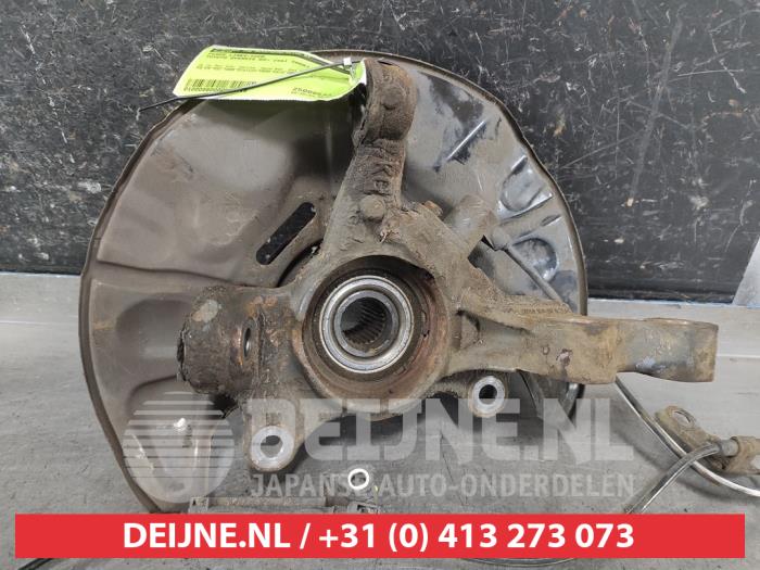 Toyota Avensis Achsschenkel links vorne O682815