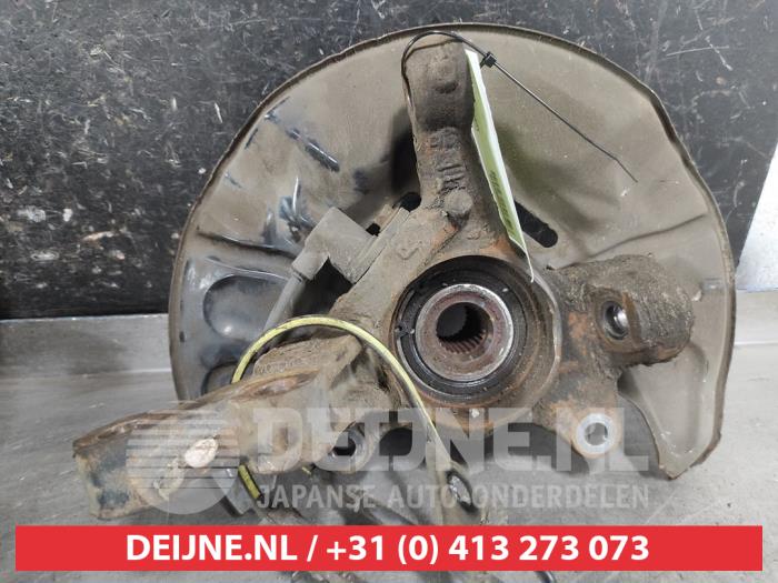 Toyota Avensis Achsschenkel rechts vorne O682816