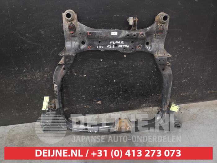 Hyundai I30 Unterrahmen O682858