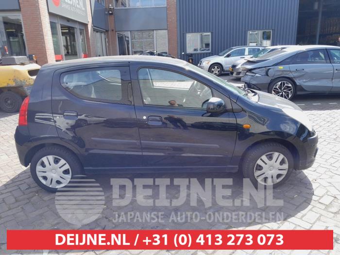 Nissan Pixo Portierruit 4Deurs rechts-voor O682849