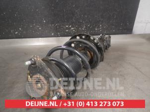 Hyundai I30 Stoßdämpferstrebe links vorne O683046 foto 2