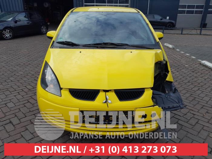 Mitsubishi Colt Grille O683192