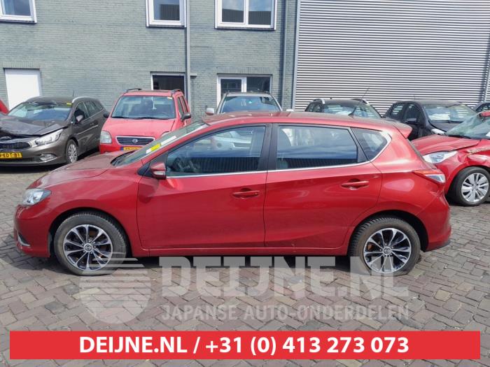Nissan Pulsar Zusätzliches Fenster 4-türig links hinten O683253