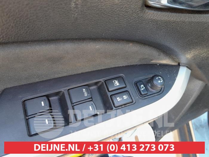 Suzuki Vitara Multi-functional window switch O683312