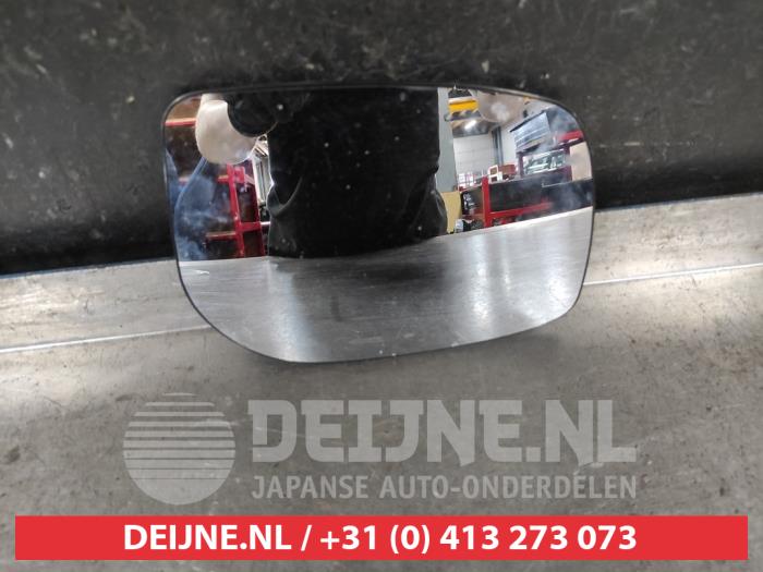 Toyota Yaris Spiegelglas rechts O683424