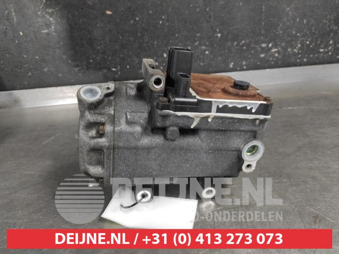 Gebruikte Aircopomp Lexus RX (U3) 400h V6 24V VVT-i 4x4 Prijs € 50,00 Margeregeling aangeboden door V.Deijne Jap.Auto-onderdelen BV