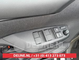 Toyota Yaris Kombischalter Fenster O683614 foto 3