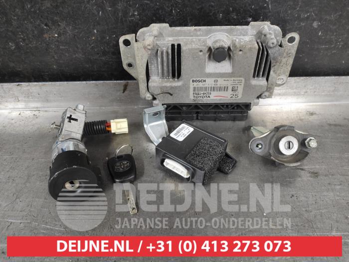 Toyota Aygo Kontaktslot+Sleutel O683657