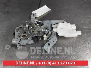 Mazda 5 Deurslot Mechaniek 4Deurs links-achter O683681 foto 2