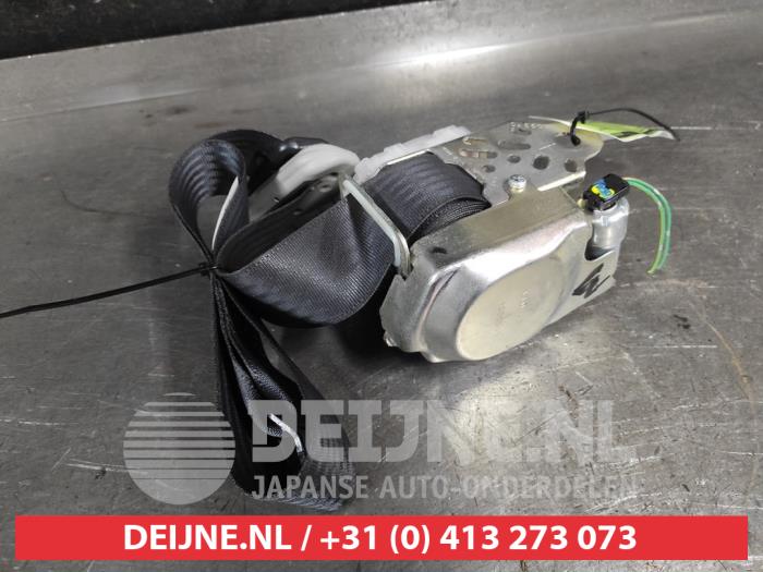 Suzuki SX-4 Front seatbelt, left O683705