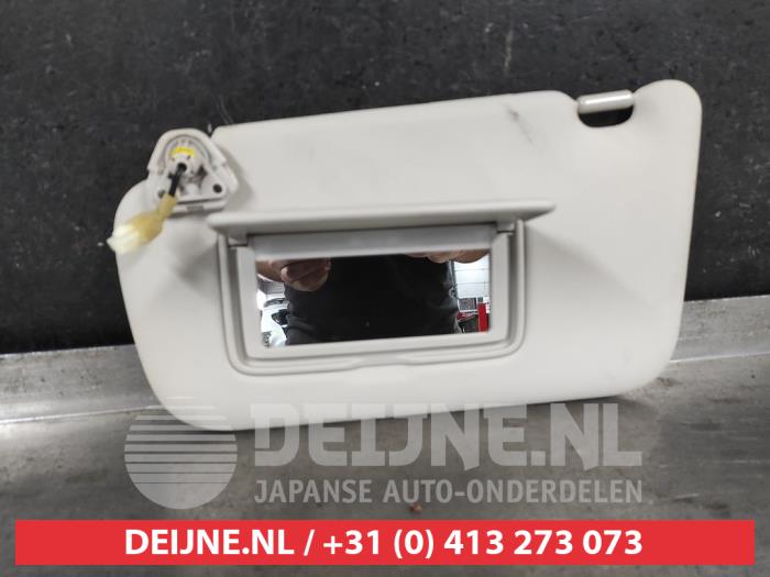 Nissan Leaf Sonnenblende O683866