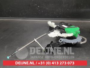 Hyundai I30 Door lock mechanism 4-door, front left O683987 photo 2
