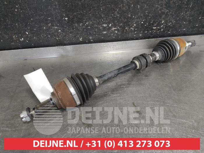 Nissan Micra Aandrijfas links-voor O683978