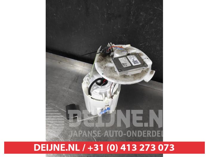 Gebruikte Tank element Pomp Hyundai i30 (PDEB5/PDEBB/PDEBD/PDEBE) 1.5 T-GDI 16V Hybrid 48V Prijs € 125,00 Margeregeling aangeboden door V.Deijne Jap.Auto-onderdelen BV