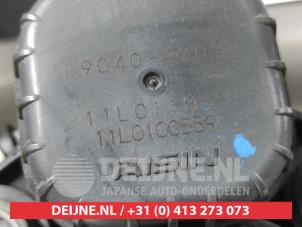 Toyota Prius Plus Zusätzliche Wasserpumpe O684052 foto 2