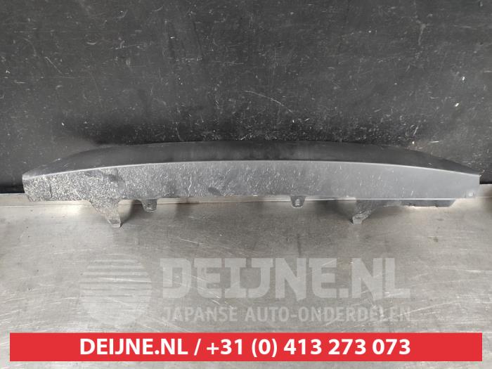 Toyota Yaris Stoßstangenteil Mitte hinten O684111