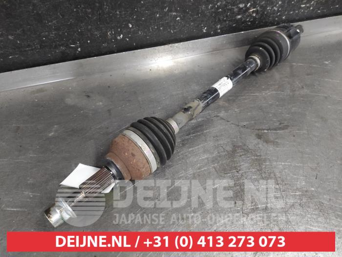 Nissan Leaf Aandrijfas links-voor O684206