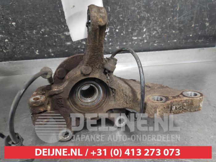 Nissan Micra Fusee links-voor O684317