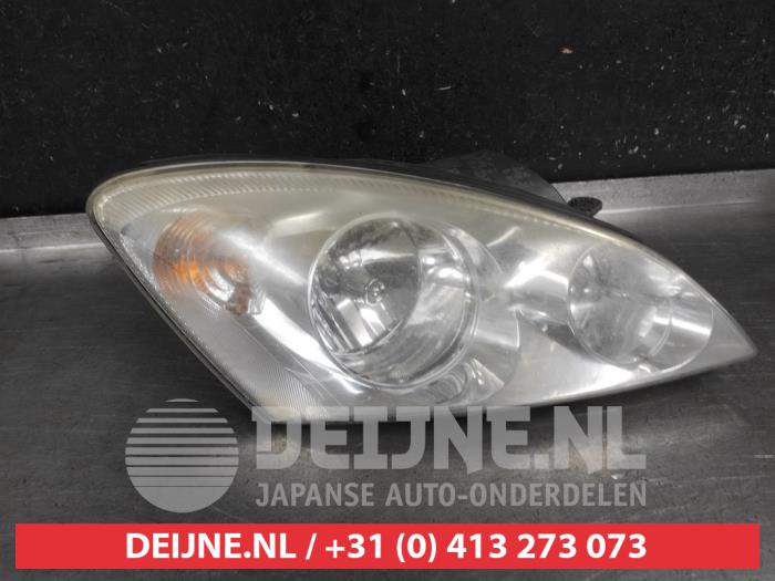 Kia Pro Ceed Koplamp rechts O684343