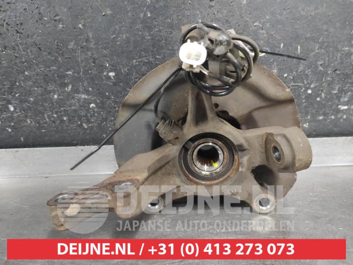 Mitsubishi Space Star Achsschenkel rechts vorne O684411