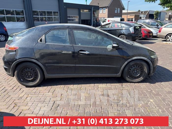 Honda Civic Portierruit 4Deurs rechts-voor O684616