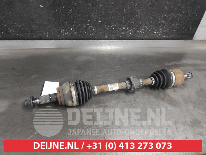 Kia Ceed Aandrijfas links-voor O684698