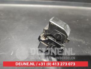 Isuzu D-MAX Electric window switch O684863 photo 2