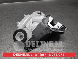 Honda CR-V Deurslot Mechaniek 4Deurs links-achter O9990009513 foto 2