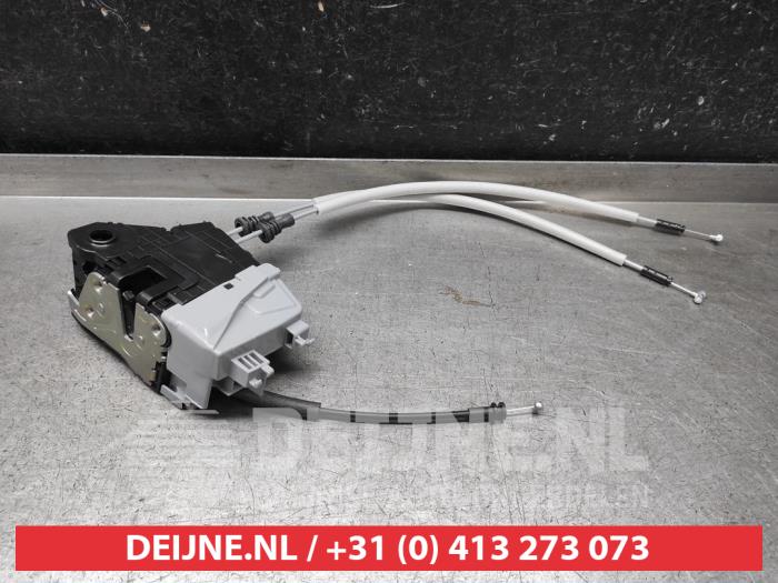 Hyundai Tucson Front door lock mechanism 4-door, right O9990009527