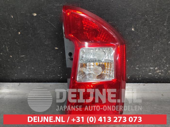 Kia Carens Rücklicht rechts O685124